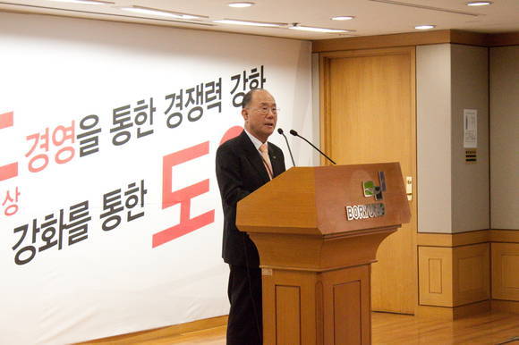 보령제약그룹 김승호 회장이 “올 해는 세계 경기 침체와 약가인하 등으로 어려운 환경이 예상되지만 기회도 될 수 있는 한해”라고 밝히고 “카나브의 글로벌 경쟁력강화에 힘을 모아달라"고 역설